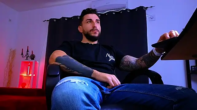 MightyAaron66 – Live XXX-chat