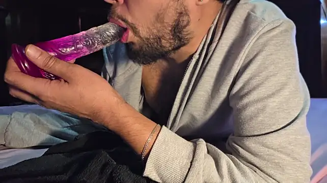 CRATOS69のライブXXXチャット