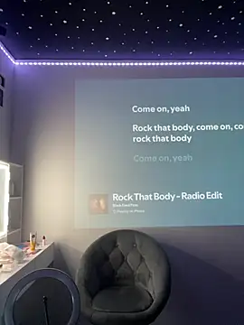 Just-Lilly Adlı Modelin Canlı XXX Sohbeti
