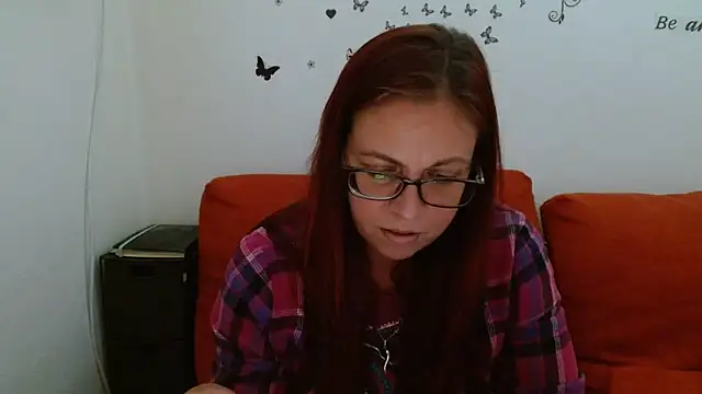 LadyHellene Chat XXX live