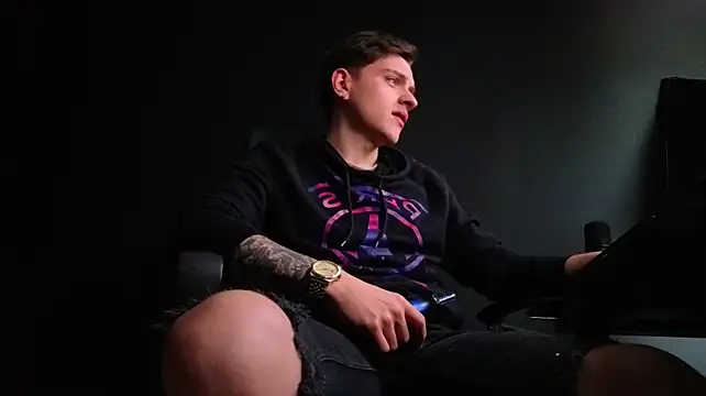 Chat +18 de FelixStarkk ao vivo