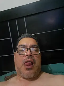 Chavoruco76 Webcamshow