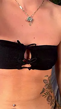 ElmaTowber's Live XXX Chat