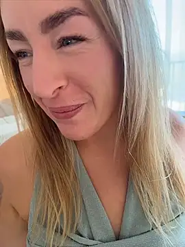 ChristinaSiemone 라이브 XXX 채팅