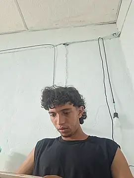 Noscay Adlı Modelin Canlı XXX Sohbeti