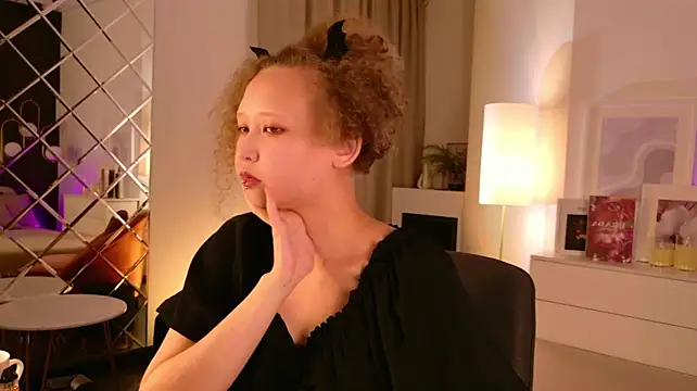 Senya_Valmore Adlı Modelin Canlı XXX Sohbeti