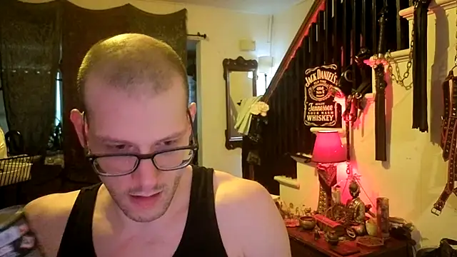 XXX chat uživo modela MasterDaddyCool
