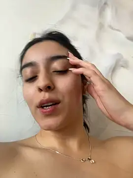 Belle_Lea Adlı Modelin Canlı XXX Sohbeti