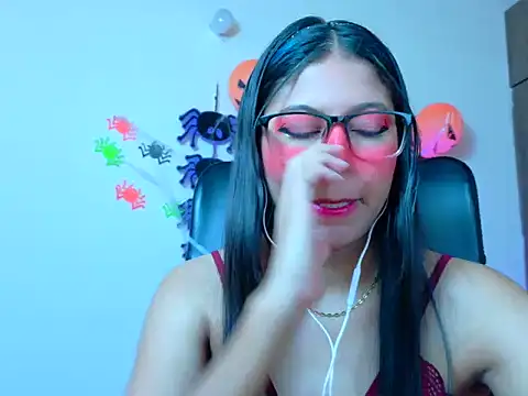 _ALLYSON18_ Adlı Modelin Canlı XXX Sohbeti