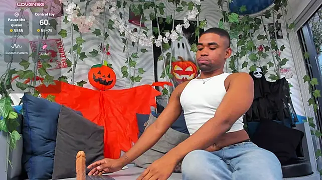 צ'אט XXX בשידור חי  של AidenRoss_