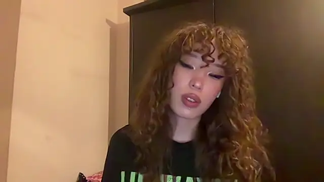 Chat +18 de KamalaCoit ao vivo