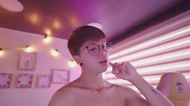 แชท XXX สดของ tommy_blue