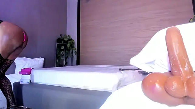 sashamonroe__ Adlı Modelin Canlı XXX Sohbeti
