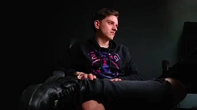 Chat +18 de FelixStarkk ao vivo