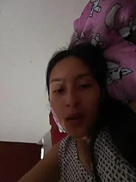 LauraMontaii Chat XXX live