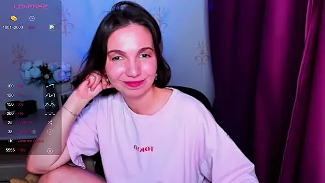 KindHazelHere_ Adlı Modelin Canlı XXX Sohbeti