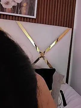 แชท XXX สดของ AlinnaRosee_
