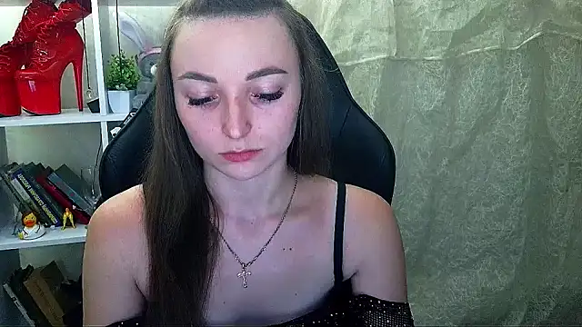 _Barbie_Kiss_ Adlı Modelin Canlı XXX Sohbeti