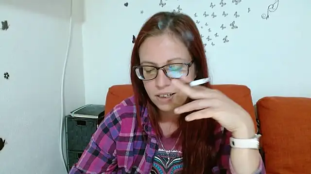 LadyHellene's Live XXX Chat