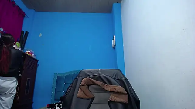 carolinhe26 Adlı Modelin Canlı XXX Sohbeti