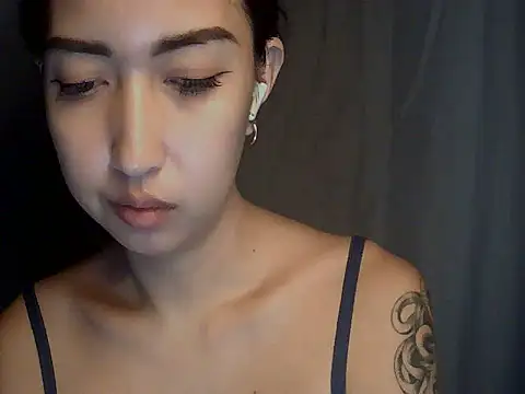 دردشة XXnaughty_08XX الجنسية المباشرة