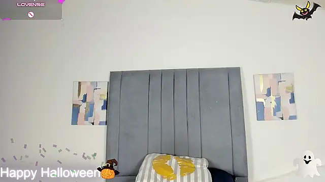 Sophia_Ebony Adlı Modelin Canlı XXX Sohbeti