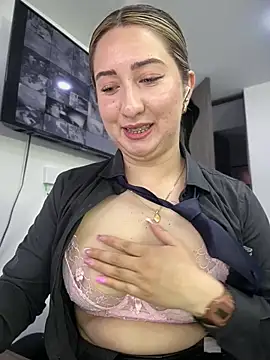 suzy-111 Chat XXX in diretta