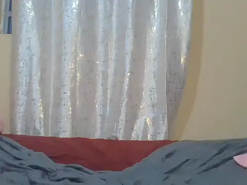 newbie233 live XXX chat