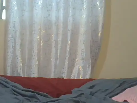 newbie233 live XXX chat