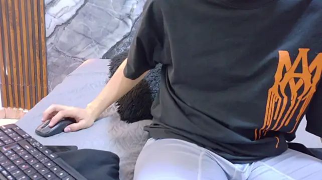 Chat +18 de EthanCross__ ao vivo