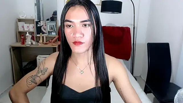 hugecockpaula Chat XXX in diretta