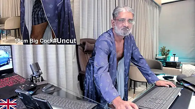 OnlineBossUK live XXX chat