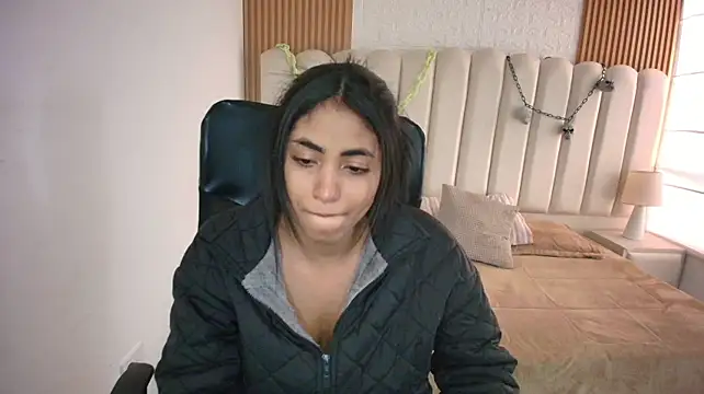 shaneelle Adlı Modelin Canlı XXX Sohbeti