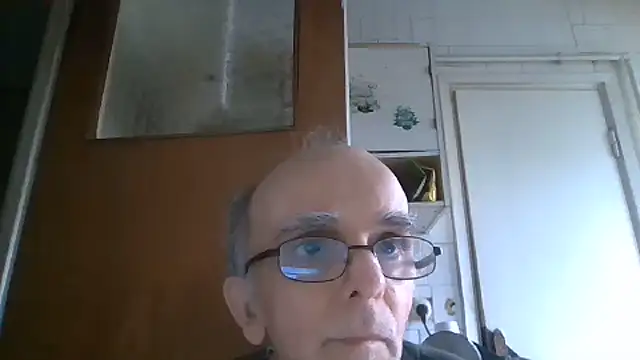 mariusica1@xh live XXX chat