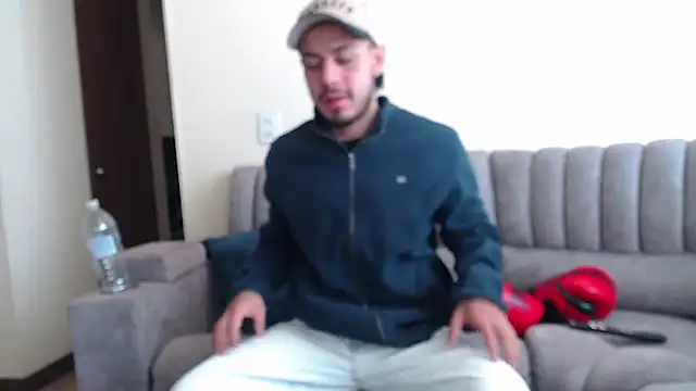 צ'אט XXX בשידור חי של Taylor_DiamondBoy