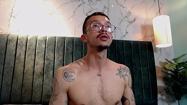 Chat XXX ao vivo de dan_damon