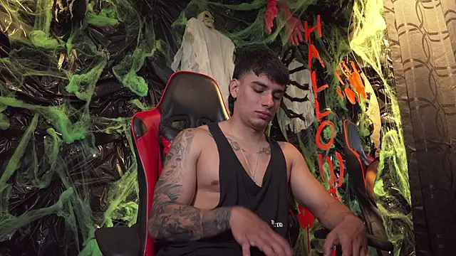 joseph_boy Adlı Modelin Canlı XXX Sohbeti