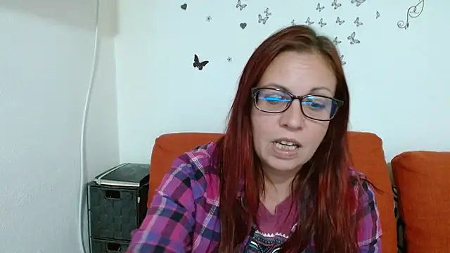 Chat +18 de LadyHellene ao vivo