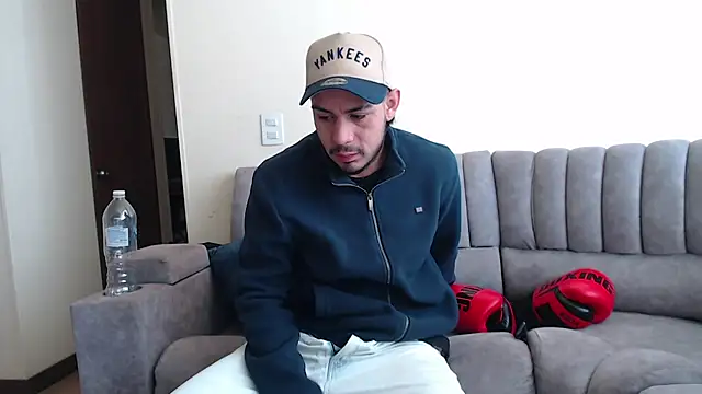 دردشة Taylor_DiamondBoy الجنسية المباشرة