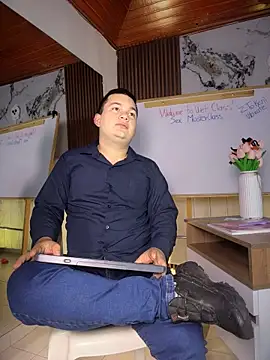 XXX chat uživo modela I_AM_EMMA_