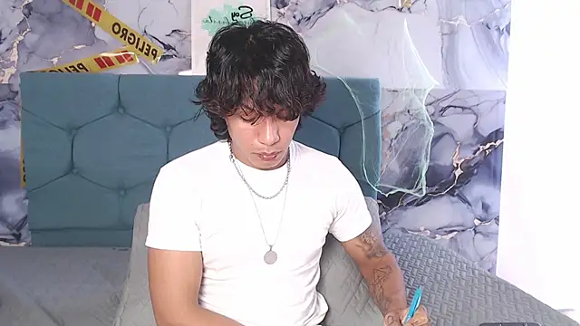 Chat +18 de MaximilianRoth ao vivo