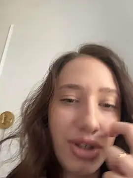 XXX chat uživo modela DarkMirel
