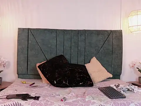 Tiny_wiild Live XXX-Chat