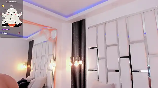 zaphiro_skay Adlı Modelin Canlı XXX Sohbeti