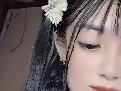 Cherry_Xyz Chat XXX in diretta
