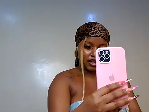 Sexybrii_ Adlı Modelin Canlı XXX Sohbeti