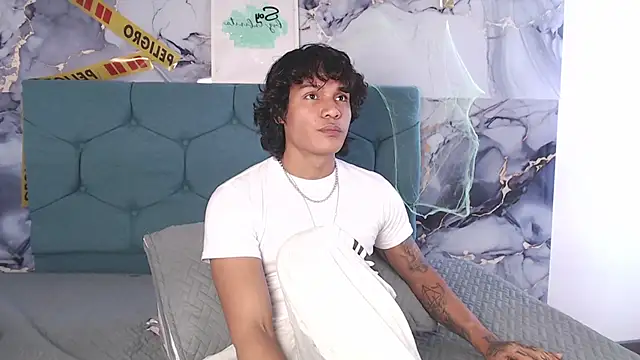 MaximilianRoth Live XXX-Chat