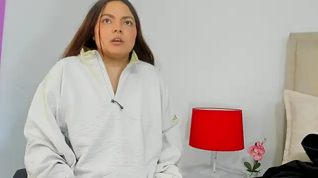 צ'אט XXX בשידור חי של CherryScarlet_