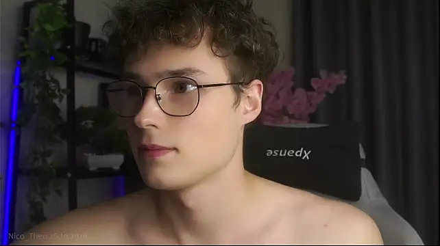 Živý XXX chat Nico_Theo