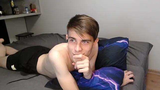 Student_Oliver XXX чат на живо